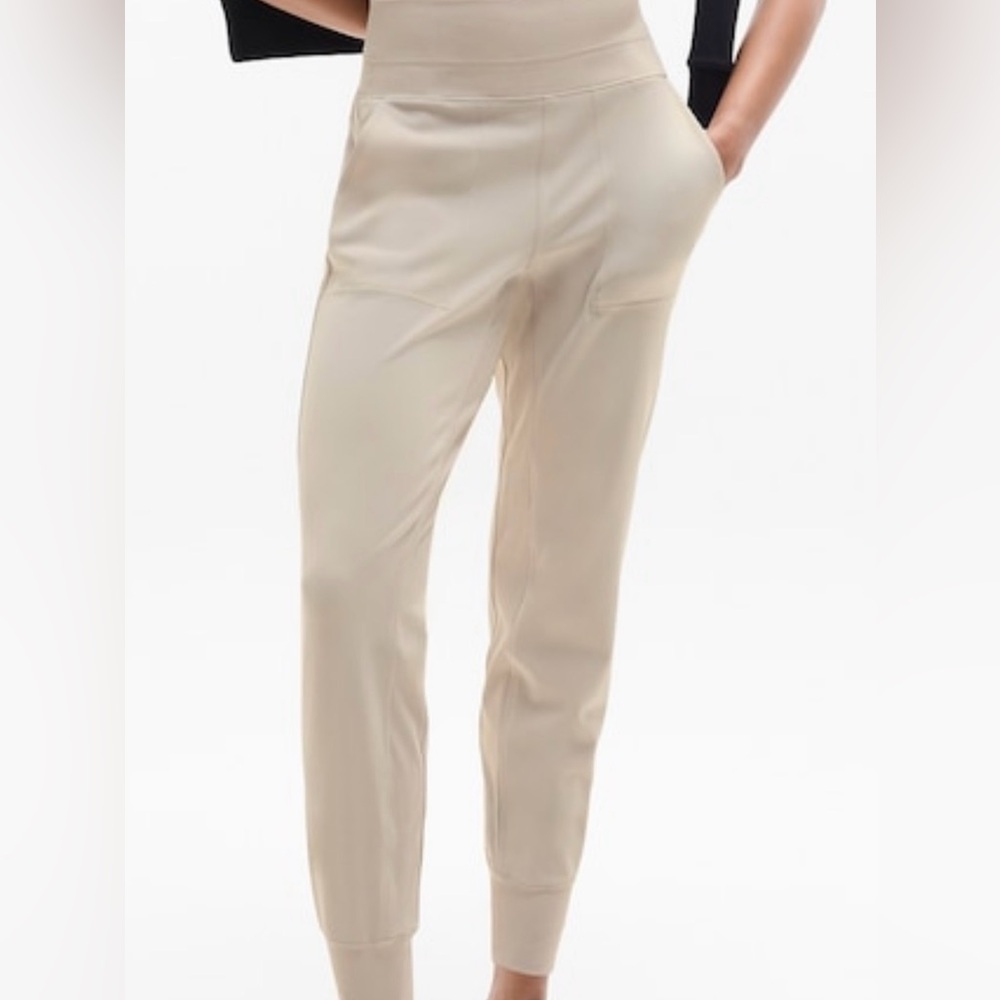 Athleta Women’s Venice Jogger Light Beige